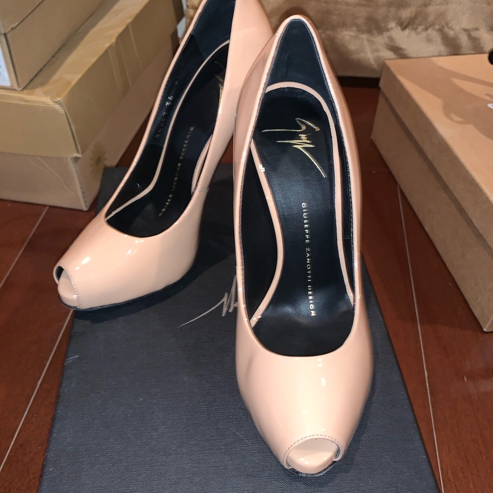 Giuseppe Zanotti vernice platform sz 6 blush